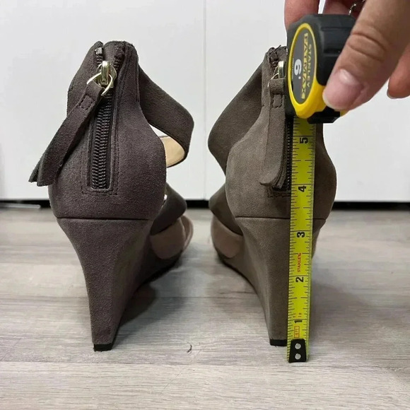 Clark’s Suede Wedge Heel Cushion Plus Sandals Style Ysabelle Jules Size 8.5M - Picture 5 of 9